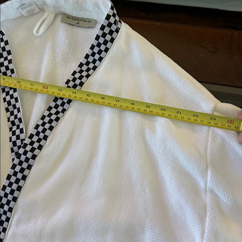 MacKenzie-Childs White Courtly Spa Robe - Picture 6 of 8